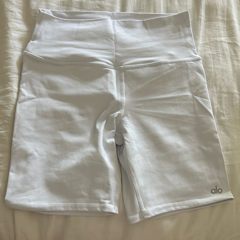 ALO Yoga White Women's Bike Shorts